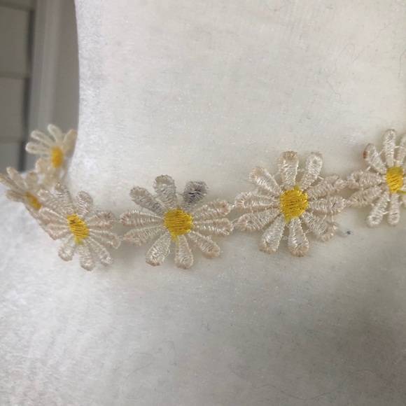 Francesca’s Daisy choker - Picture 3 of 4